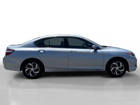 Used 2017 Honda Accord LX image 6