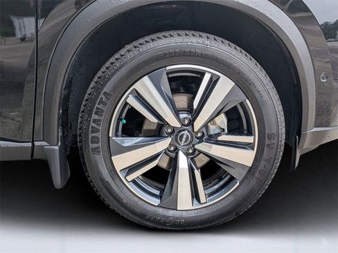 Used 2023 Nissan Rogue Platinum w/ Platinum Premium Package image 11