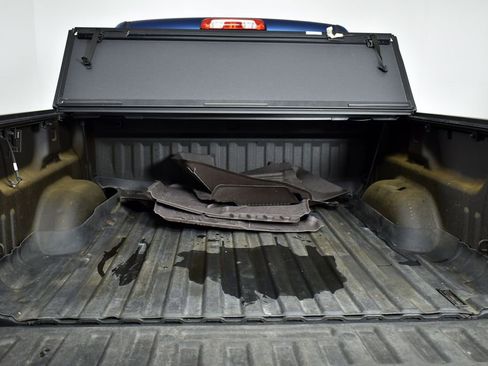 Used 2018 Chevrolet Silverado 1500 LT w/ All Star Edition image 9