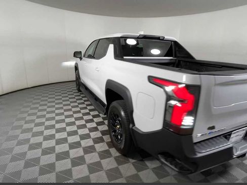 New 2025 Chevrolet Silverado EV LT image 13