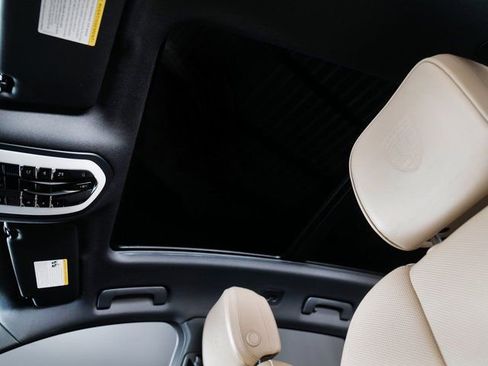 Certified 2026 Porsche Macan image 27