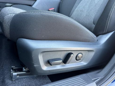 Used 2025 Nissan Rogue SV FWD image 14