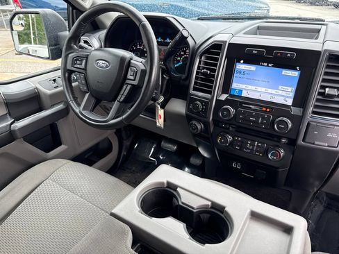 Used 2017 Ford F150 XLT w/ Equipment Group 302A Luxury AWD/4WD image 45