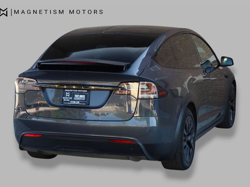 Used 2023 Tesla Model X image 9