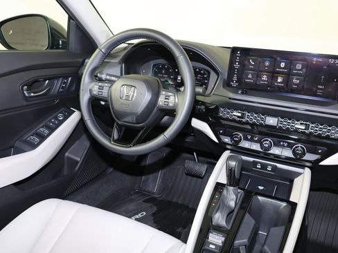 Used 2025 Honda Accord EX-L image 9