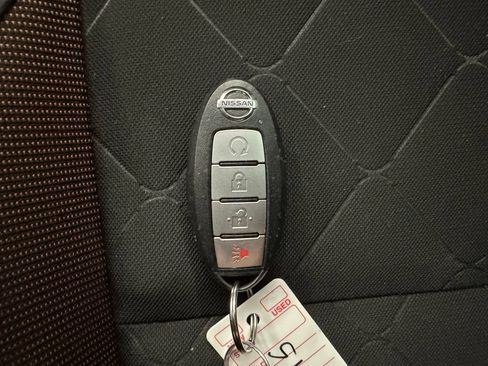 Used 2020 Nissan Kicks SR w/ Exterior Package FWD image 15