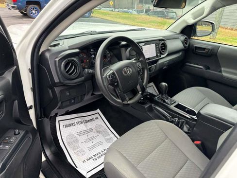Used 2022 Toyota Tacoma SR w/ SR Convenience Package image 8