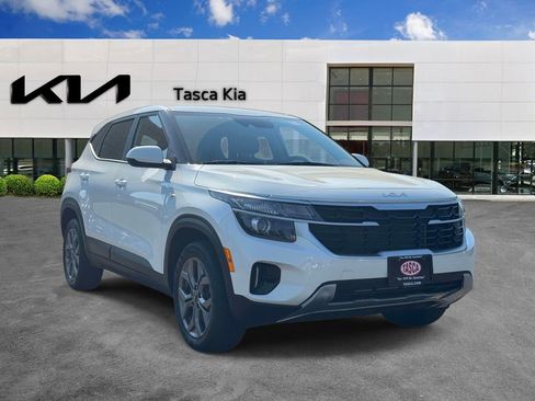 Used 2024 Kia Seltos LX AWD/4WD image 1
