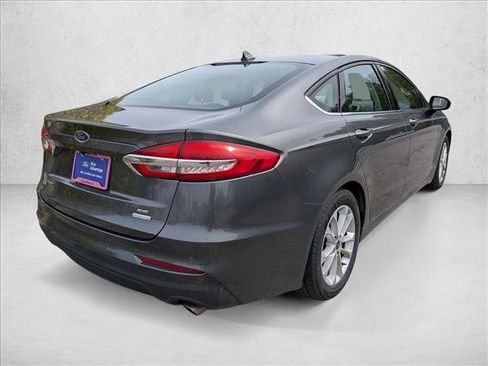 Used 2020 Ford Fusion SE FWD image 4