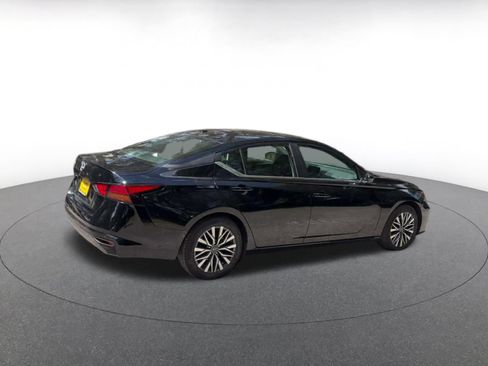 Used 2026 Nissan Altima 2.5 SV FWD image 14