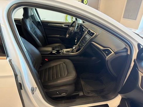 Used 2016 Ford Fusion SE w/ Equipment Group 202A FWD image 18