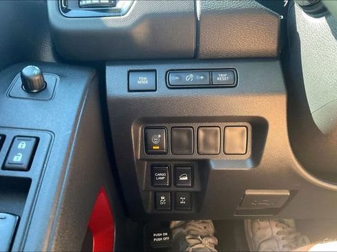 Used 2022 Nissan Frontier PRO-4X w/ Technology Package AWD/4WD image 33