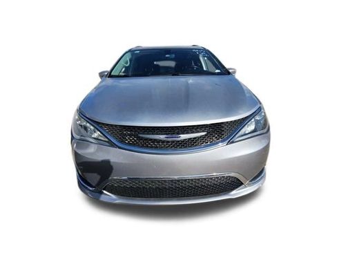 Used 2020 Chrysler Pacifica Touring-L image 3