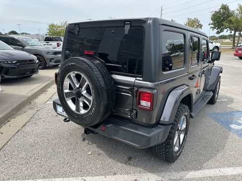 Used 2019 Jeep Wrangler Unlimited Sahara image 27