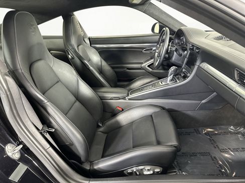Used 2018 Porsche 911 Turbo image 27