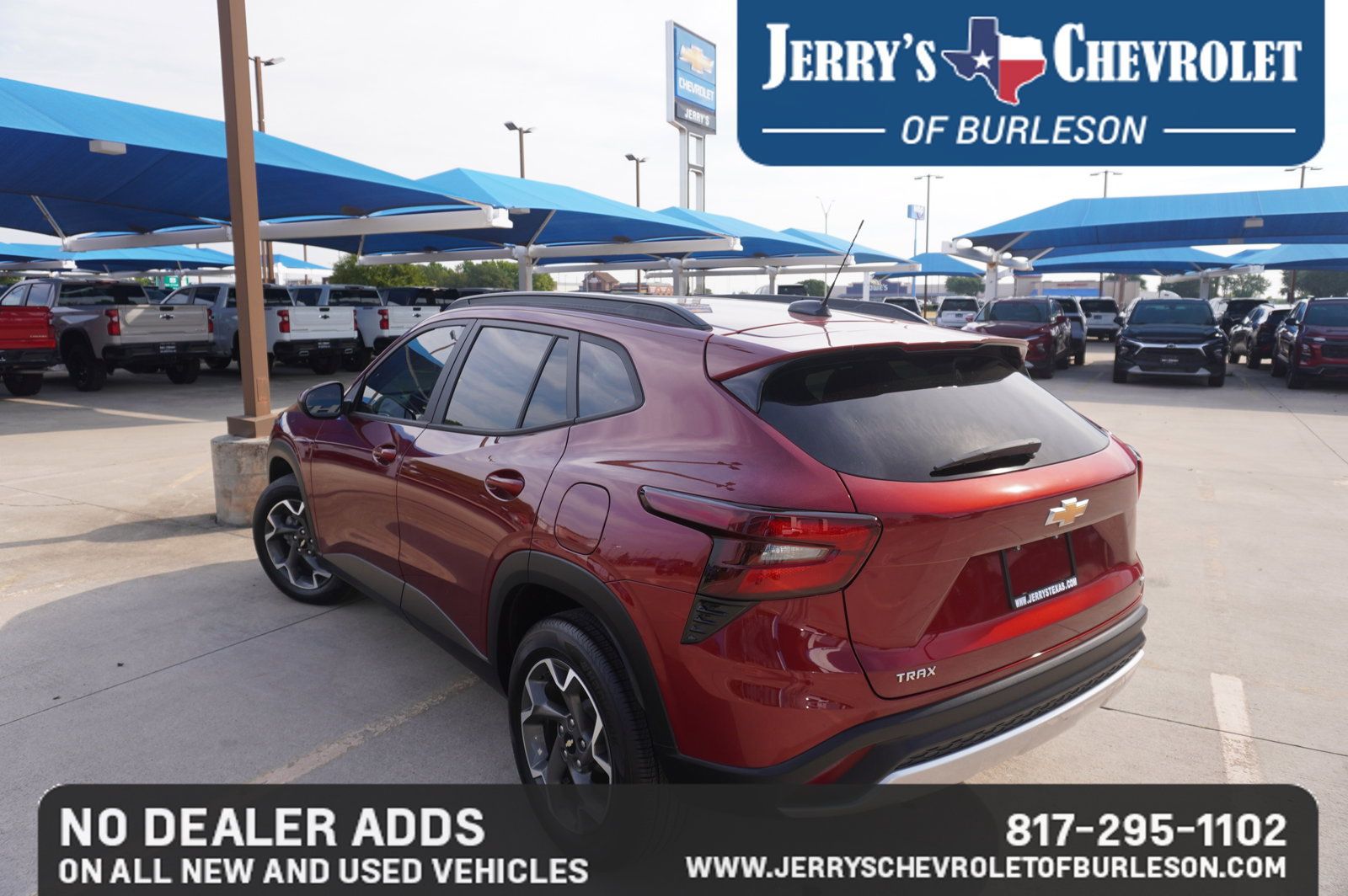Used 2024 Chevrolet Trax LT w/ Sunroof Package FWD image 6