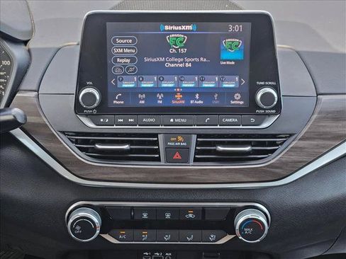 Used 2024 Nissan Altima 2.5 SV FWD image 18