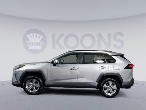 Used 2025 Toyota RAV4 XLE image 2