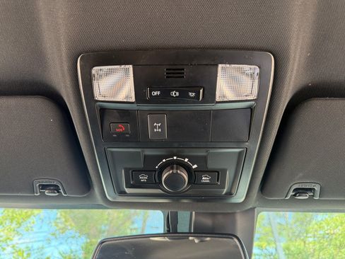 Certified 2023 Toyota Tacoma TRD Off-Road AWD/4WD image 31