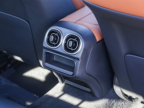 Used 2024 Mercedes-Benz C 43 AMG 4MATIC Sedan image 24