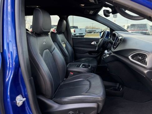 Used 2020 Chrysler Pacifica Touring-L w/ Advanced Safetytec Group image 15