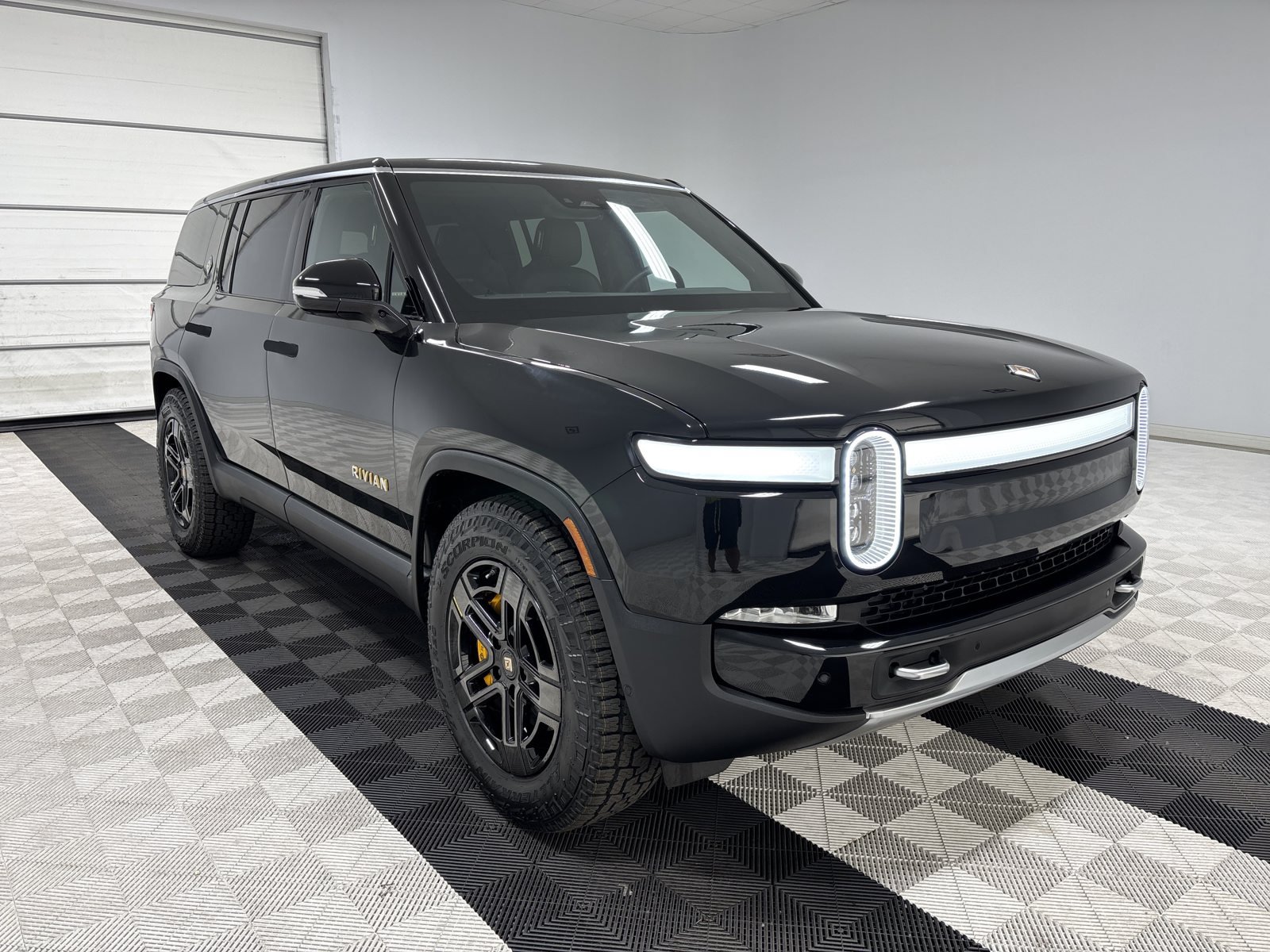 Used 2023 Rivian R1S Adventure Quad AWD/4WD image 7