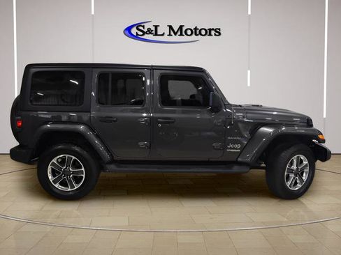 Used 2021 Jeep Wrangler Unlimited Sahara AWD/4WD image 8