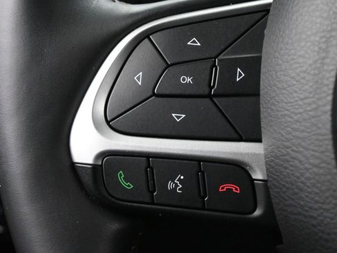 Used 2018 Jeep Compass Latitude w/ Popular Equipment Group image 5