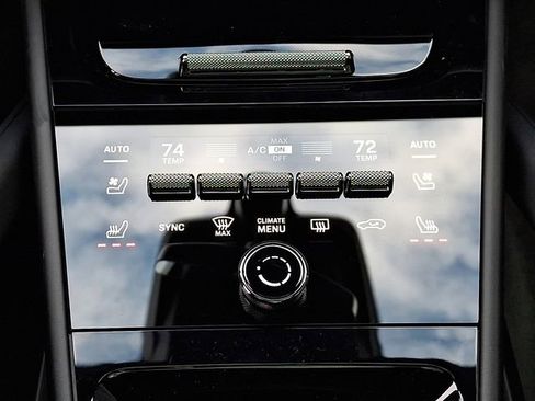 New 2026 Porsche Cayenne GTS image 17