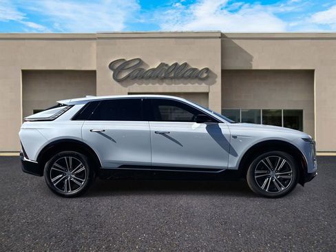 New 2026 Cadillac Lyriq Premium Luxury image 2