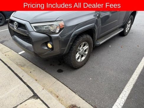 Used 2017 Toyota 4Runner SR5 AWD/4WD image 11