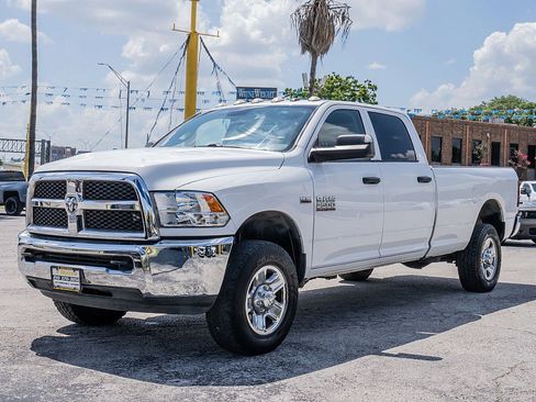 Used 2018 RAM 2500 Tradesman w/ Chrome Appearance Group AWD/4WD image 9