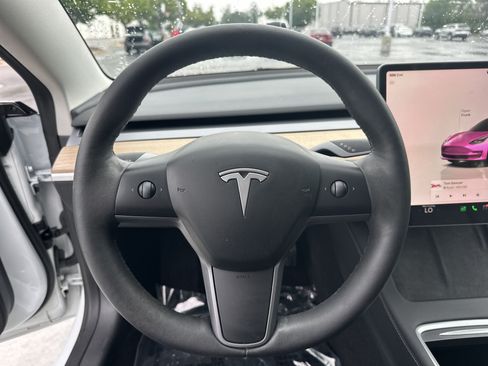 Used 2023 Tesla Model 3 Standard Range RWD image 18