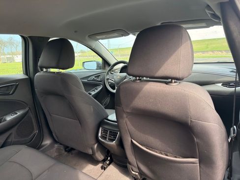Used 2023 Chevrolet Malibu LT FWD image 30