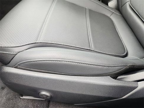 New 2025 Mercedes-Benz C 300 4MATIC Sedan image 9