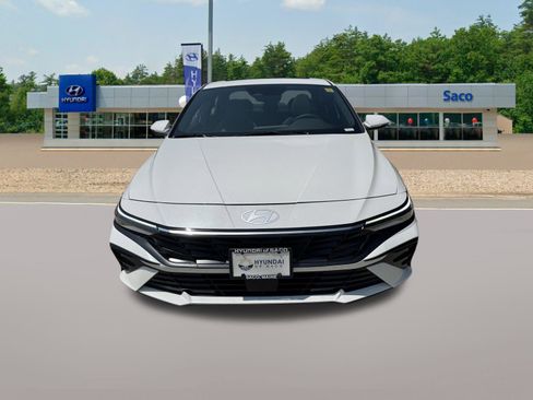 New 2025 Hyundai Elantra Limited image 3