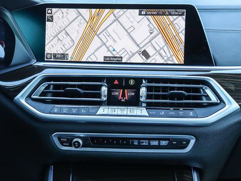 Used 2023 BMW X5 xDrive40i w/ Luxury Seating Package image 17