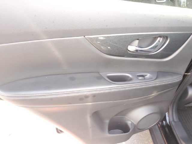 Used 2015 Nissan Rogue SL w/ SL Premium Package AWD/4WD image 16