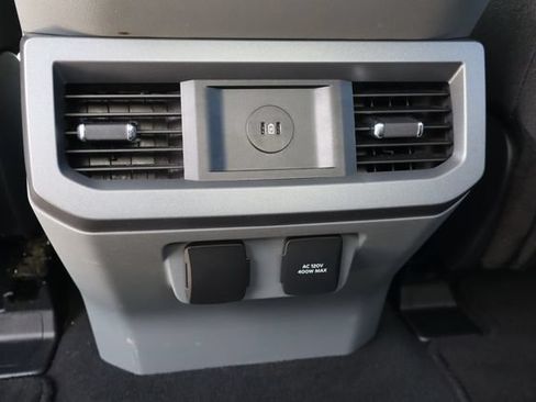 Used 2023 Ford F250 XLT w/ FX4 Off-Road Package AWD/4WD image 17