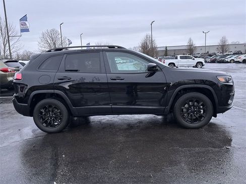 Used 2023 Jeep Cherokee Altitude Lux w/ Lux Elite Package image 12