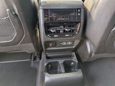 Used 2024 Jeep Grand Cherokee L Altitude AWD/4WD image 39