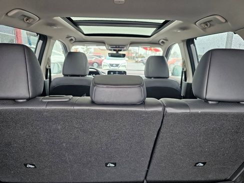 Used 2023 Nissan Rogue Platinum w/ Platinum Premium Package image 13