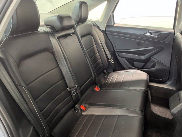 Used 2024 Volkswagen Jetta SE FWD image 14