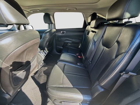 Used 2021 Kia Sorento S w/ Panoramic Sunroof Package AWD/4WD image 23