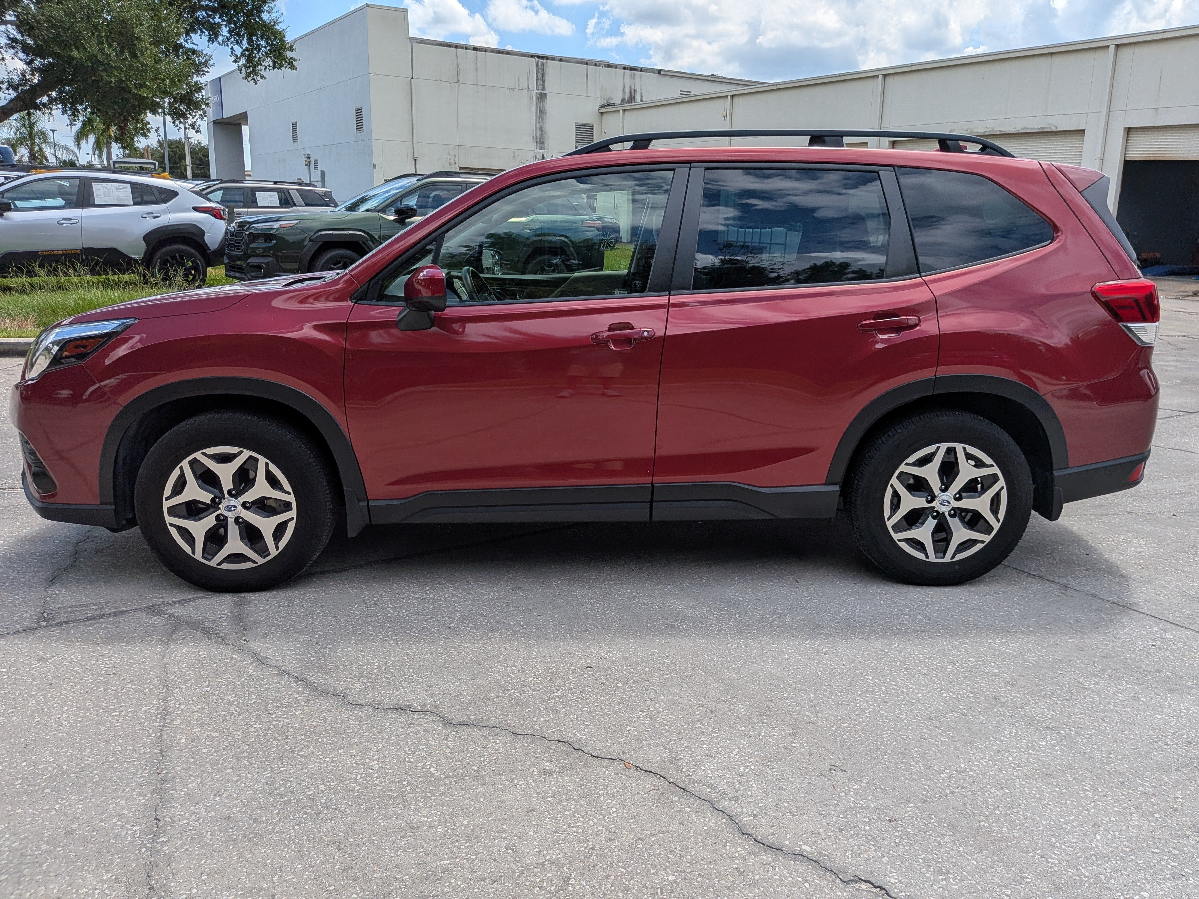 Certified 2023 Subaru Forester Premium AWD/4WD image 7