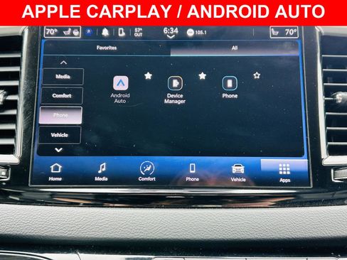 Used 2023 Chrysler Pacifica Touring-L image 4