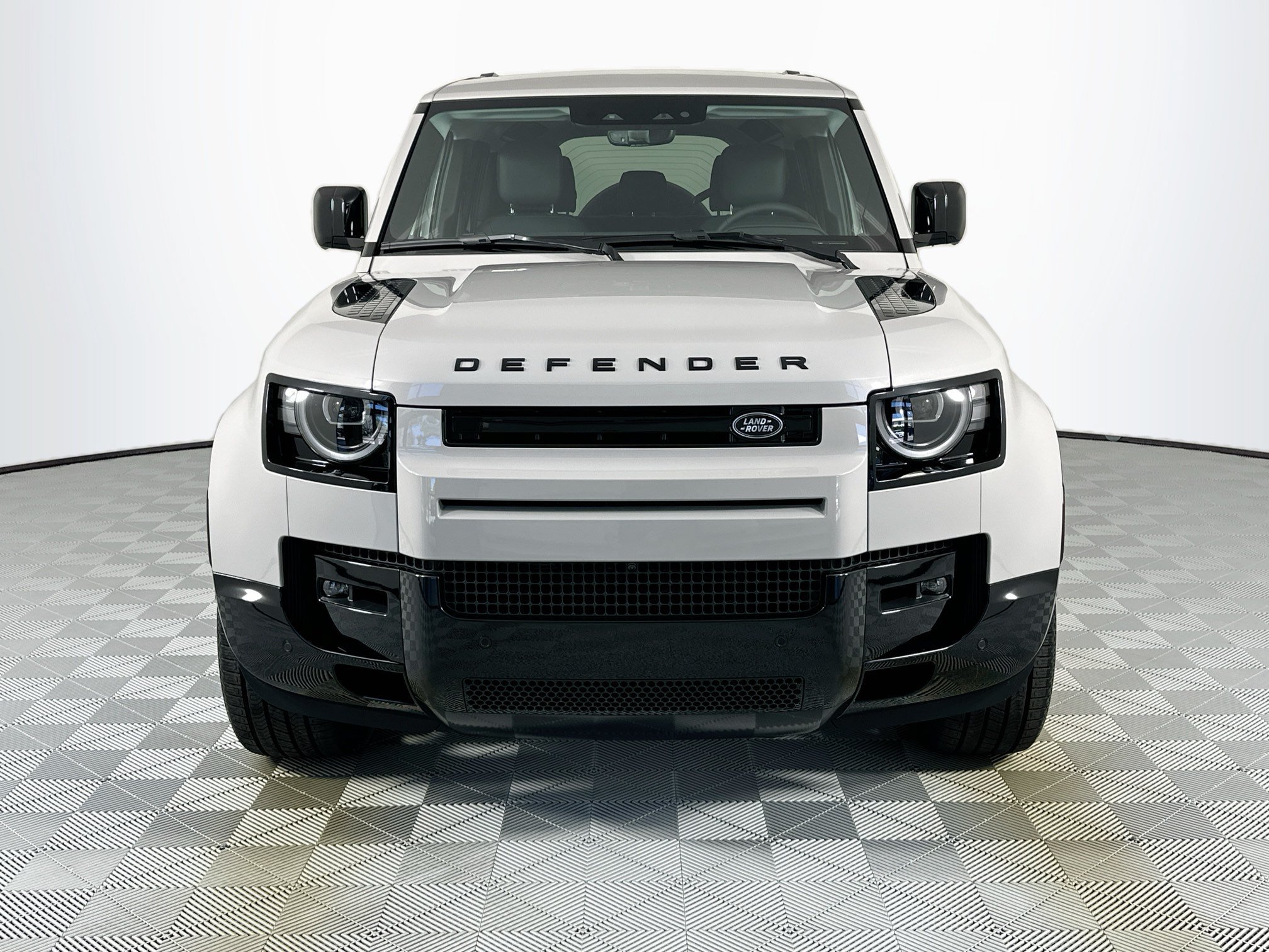 Used 2026 Land Rover Defender 110 X-Dynamic SE AWD/4WD image 2