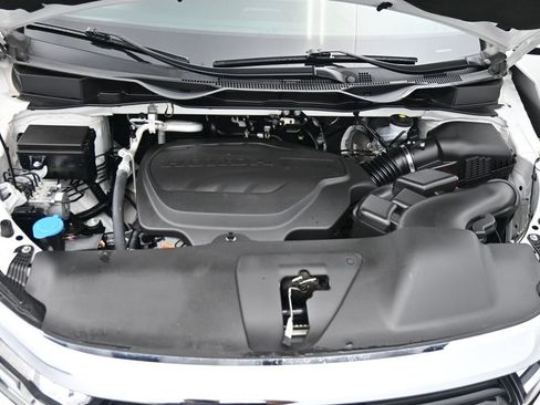 Used 2023 Honda Odyssey Elite image 17