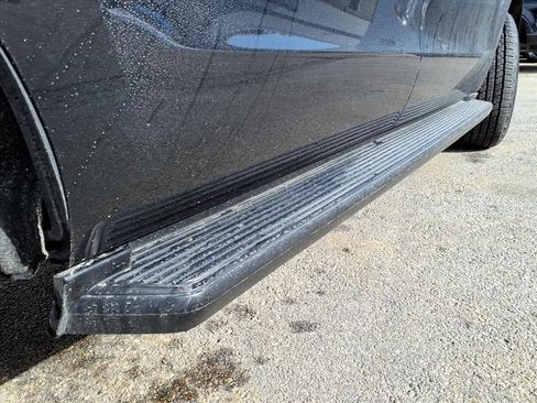 Used 2024 Ford Expedition Max XLT image 5