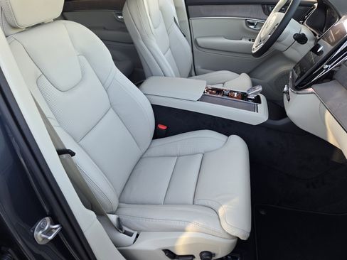 New 2026 Volvo XC90 B6 Ultra w/ Protection Package image 17